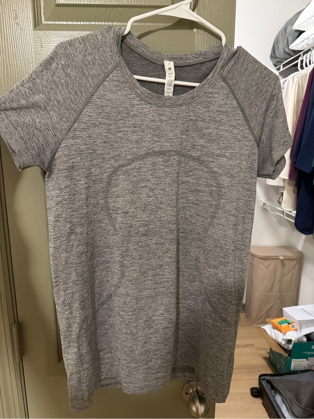 lululemon athletica Women’s Heather Gray Short-Sleeve Athletic Tee